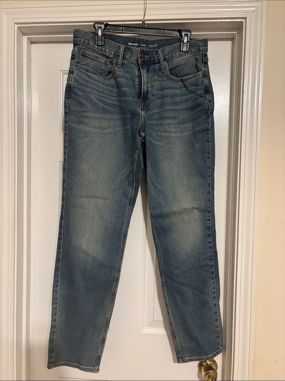 Old Navy Denim Athletic Taper Jeans in Blue